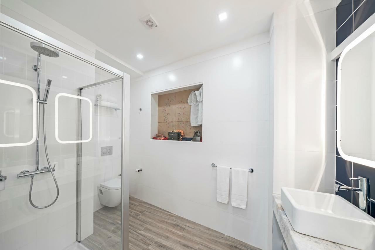 Drapes Design Apartments By An Island Apart Funchal  Extérieur photo