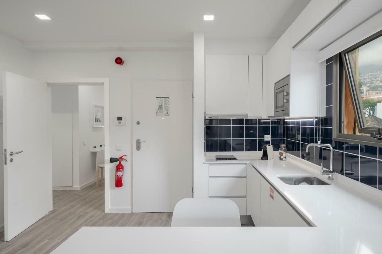 Drapes Design Apartments By An Island Apart Funchal  Extérieur photo