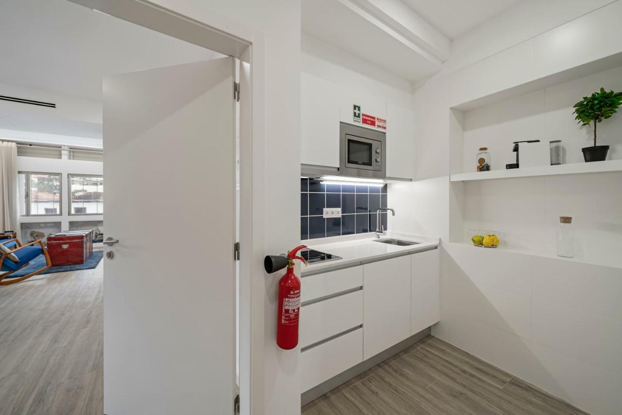 Drapes Design Apartments By An Island Apart Funchal  Extérieur photo